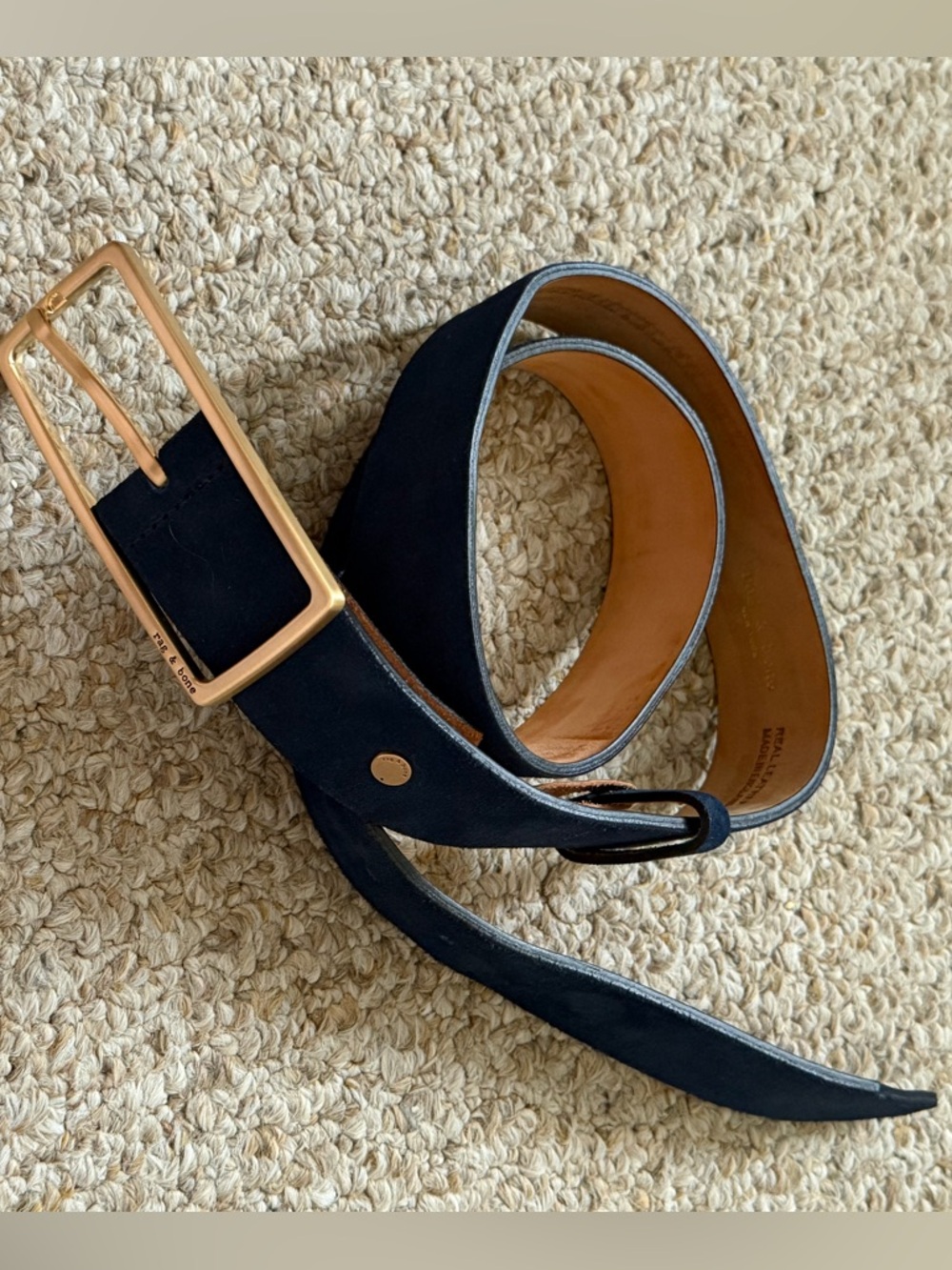Rag & Bone Rebound belt in navy blue suede with gold buckle - Picture 4 of 6